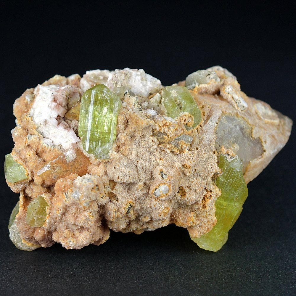 Mineralien gelbgrüne Apatit Kristalle aus Imilchil