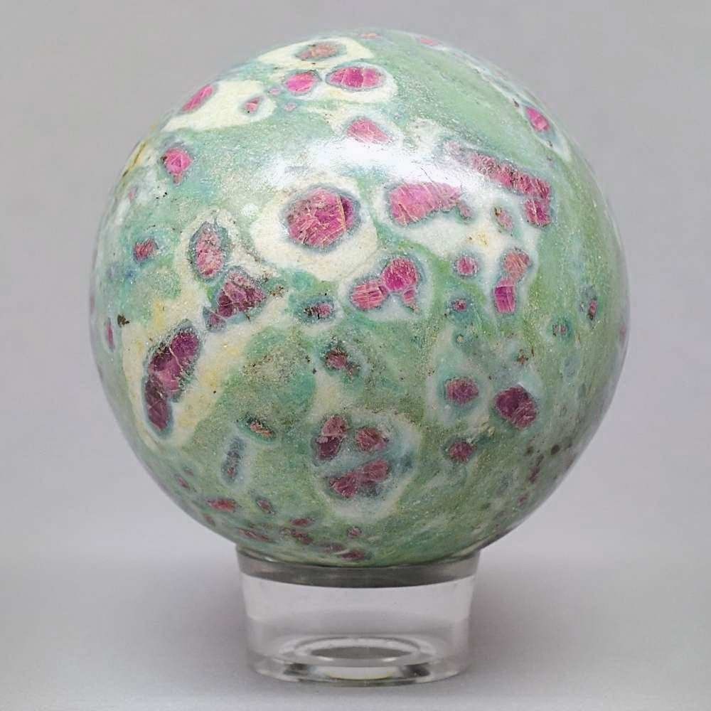 Herrliche Edelsteinkugel Rubin in Fuchsit  ca. 6,9 cm 